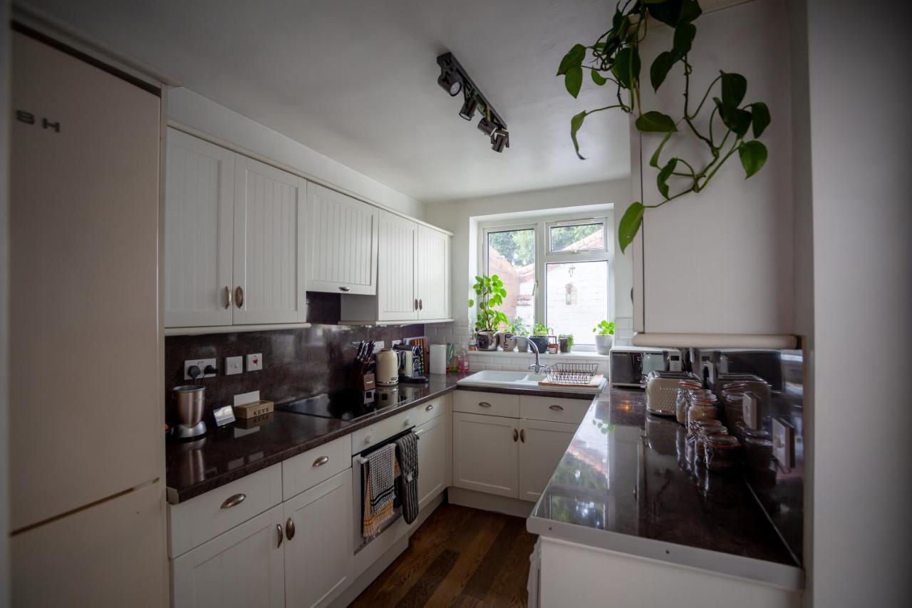 Hereford City - St Owens Terrace - Comfortable & Spacious Well Presented Three Storey House, Perfect For A Weekend Away & Exploring The City On Foot - Hosted By Rentmyhouse Luaran gambar