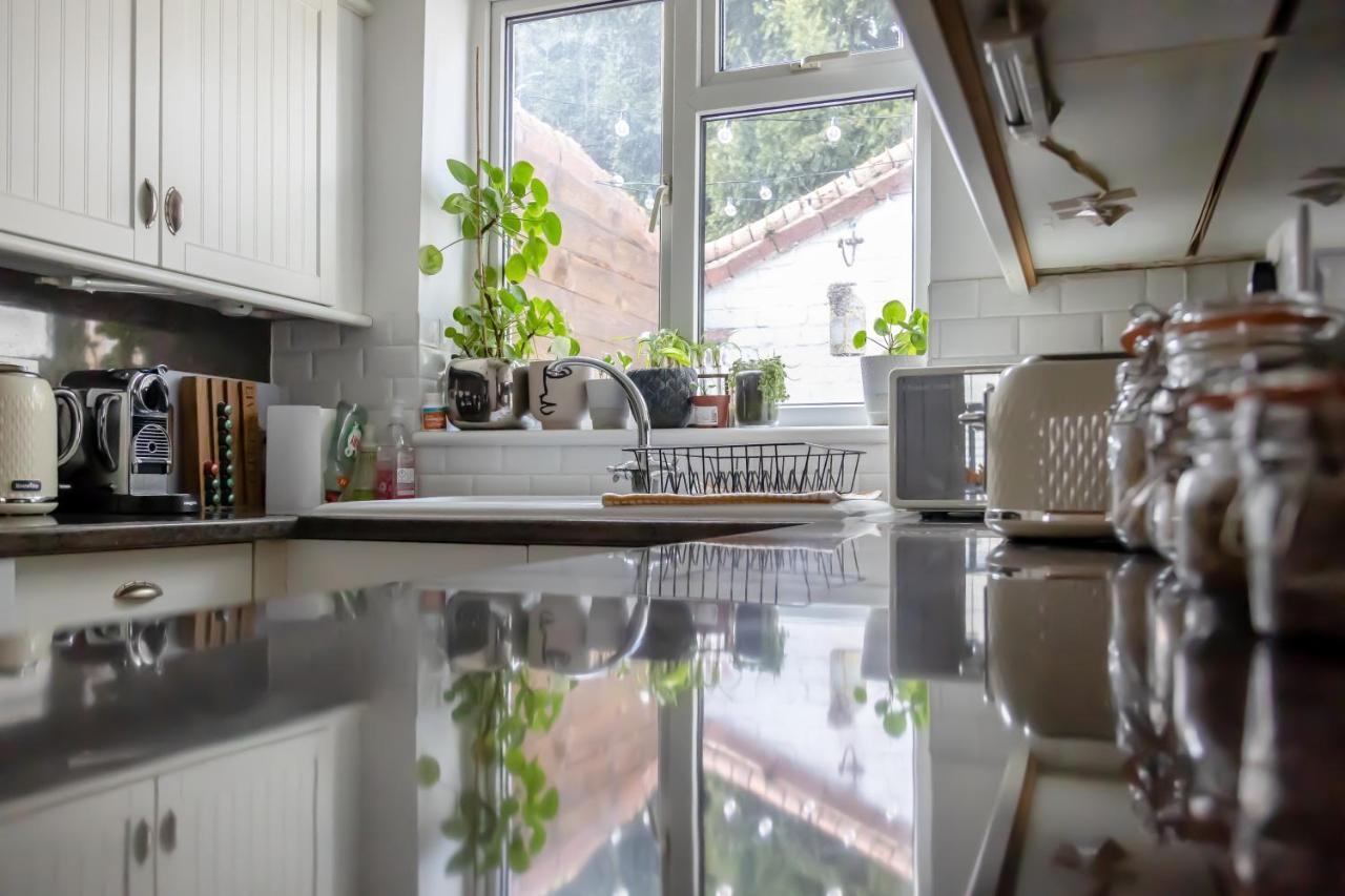 Hereford City - St Owens Terrace - Comfortable & Spacious Well Presented Three Storey House, Perfect For A Weekend Away & Exploring The City On Foot - Hosted By Rentmyhouse Luaran gambar